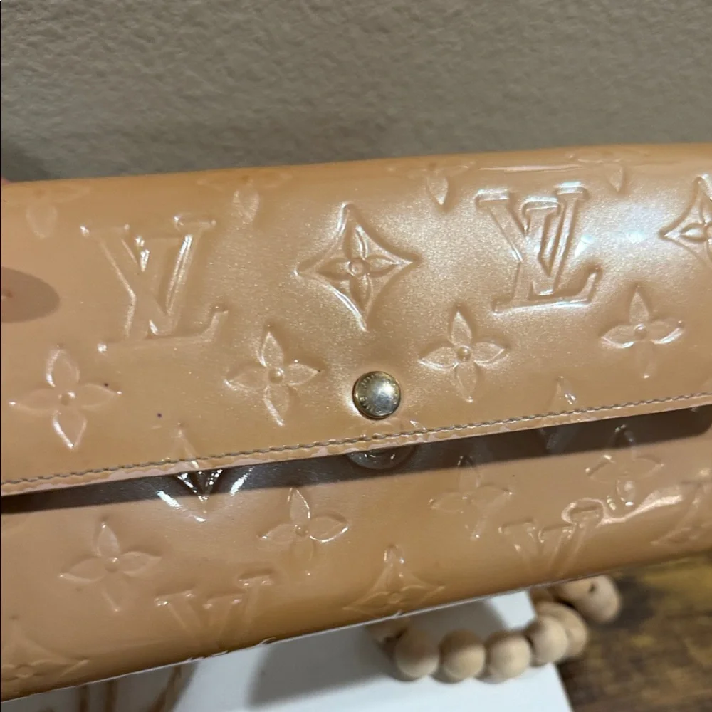 Louis Vuitton Nude Patent Monogram Continental Wallet - Picture 11 of 11